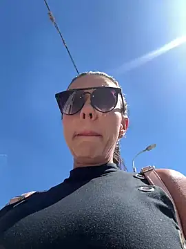 SofiParma online show from April 3, 2026, 7:20 pm