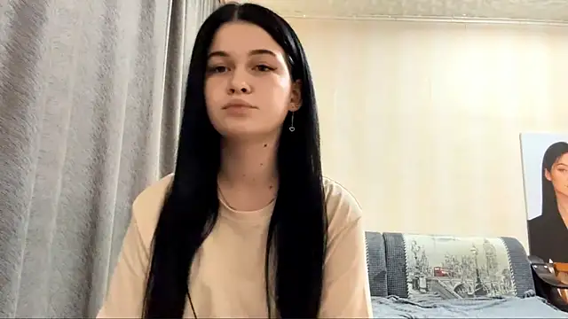 BellaLuxury online show from April 15, 2026, 3:05 pm