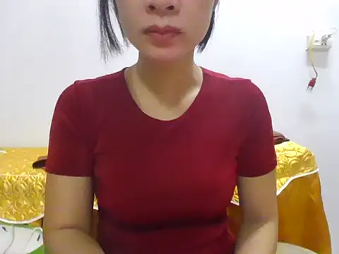 Lyna 2k online show from April 8, 2026, 7:43 am