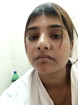   Hot  Lakshmi   online show from April 17, 2026, 4:04 am