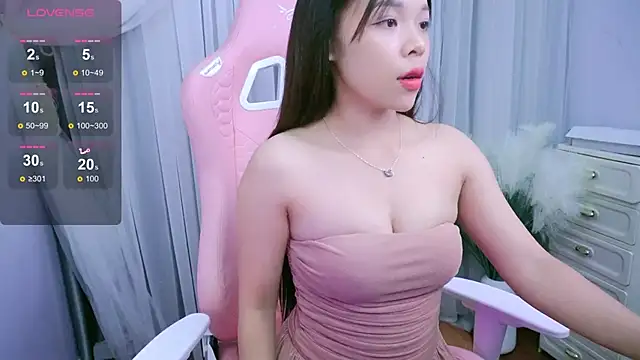 Snapshot of Lu_Ly22 chatting on May 17, 2026, 2:39 pm Lu Ly22 online show from May 17, 2026, 2:39 pm