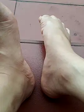 -Bianmi- online show from April 15, 2026, 1:11 am