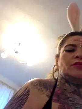 ellarealbrazilian online show from April 4, 2026, 11:06 am