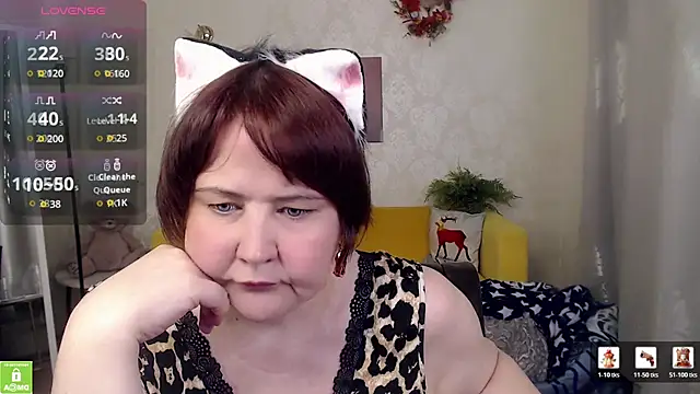 Snapshot of QUEEN02030 chatting on June 24, 2026, 6:34 am QUEEN02030 online show from June 24, 2026, 6:34 am