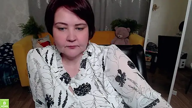 Snapshot of QUEEN02030 chatting on May 31, 2026, 10:54 am QUEEN02030 online show from May 31, 2026, 10:54 am
