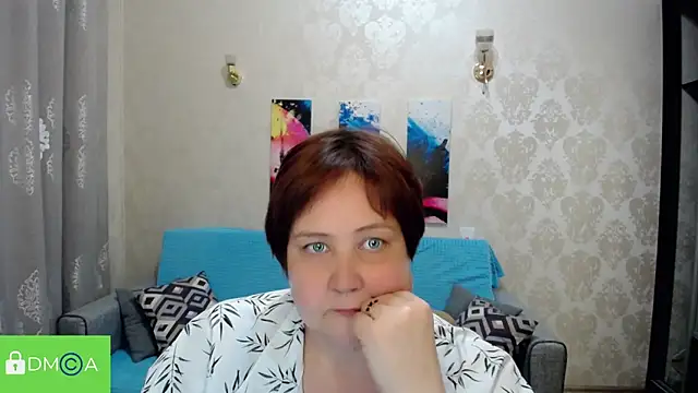 QUEEN02030 online show from April 8, 2026, 3:02 pm