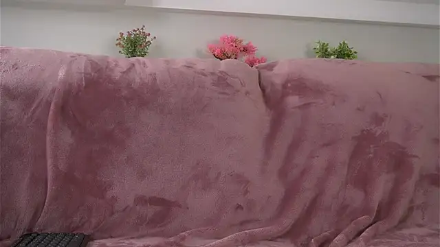 TeshaDurrell online show from April 18, 2026, 7:07 pm