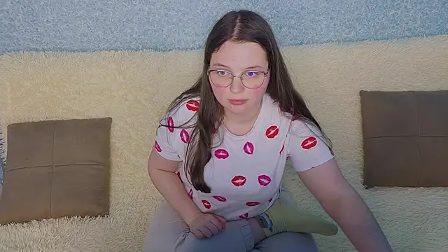 SofiDreamm online show from April 7, 2026, 2:19 pm