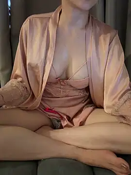 -Meow Meow- online show from April 12, 2026, 6:05 am