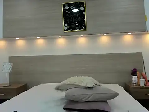 Ellaa honey online show from April 7, 2026, 12:29 pm