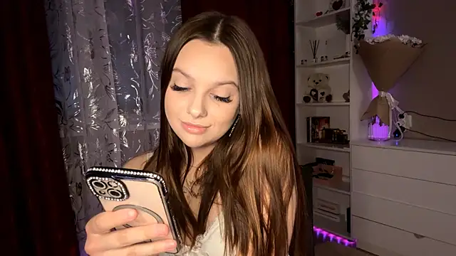 VictoriaSGS online show from April 17, 2026, 6:11 pm