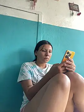 Snapshot of karo_cute chatting on July 24, 2026, 8:27 pm karo cute online show from July 24, 2026, 8:27 pm