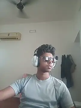 Snapshot of letsplaygame chatting on July 8, 2026, 6:58 am letsplaygame online show from July 8, 2026, 6:58 am