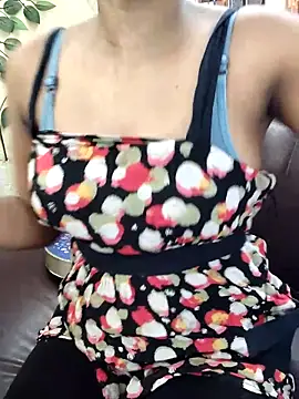 BlushingBunny  online show from April 3, 2026, 5:52 pm