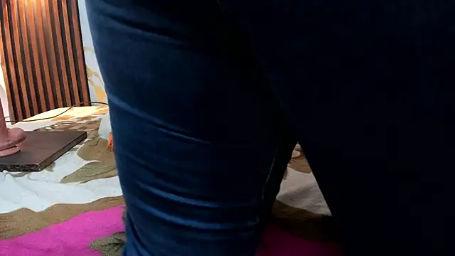 Snapshot of Alinna_addams_ chatting on June 12, 2026, 6:16 pm Alinna addams online show from June 12, 2026, 6:16 pm