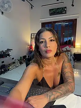 CocoaParadise  online show from May 27, 2026, 11:23 pm