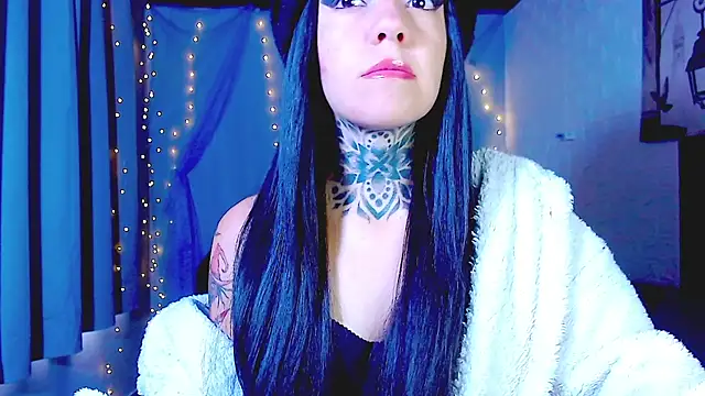 LannieGonzales online show from April 16, 2026, 1:01 pm