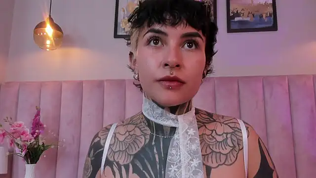 Luana fiore online show from April 1, 2026, 1:41 pm