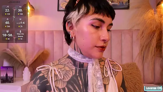 Luana fiore online show from April 14, 2026, 12:21 pm