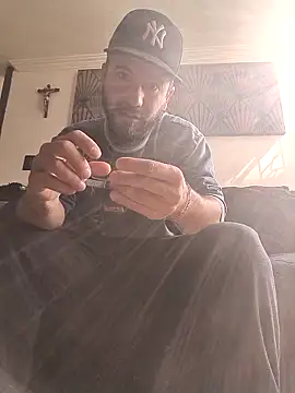 wassonmono online show from April 14, 2026, 1:27 pm