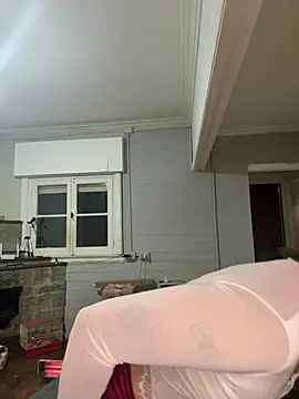 Snapshot of Abrildqquino chatting on July 4, 2026, 11:20 pm Abrildqquino online show from July 4, 2026, 11:20 pm