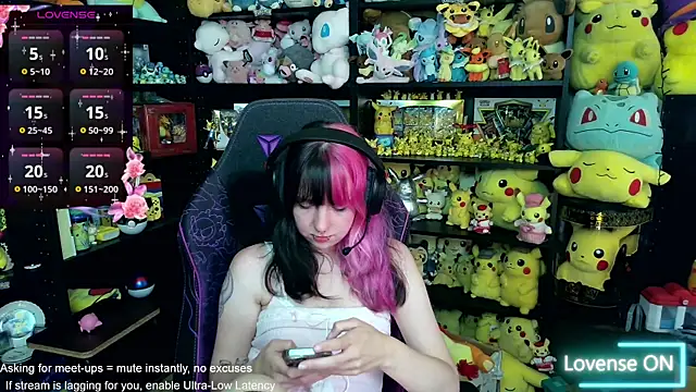 Snapshot of CutieTracer chatting on July 2, 2026, 4:13 pm CutieTracer online show from July 2, 2026, 4:13 pm