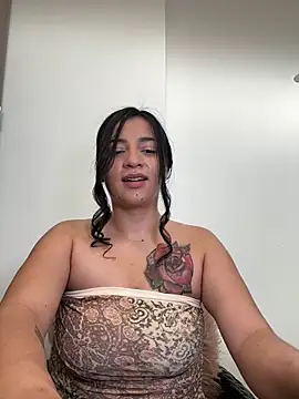 nicole bunny21 online show from April 14, 2026, 9:42 pm