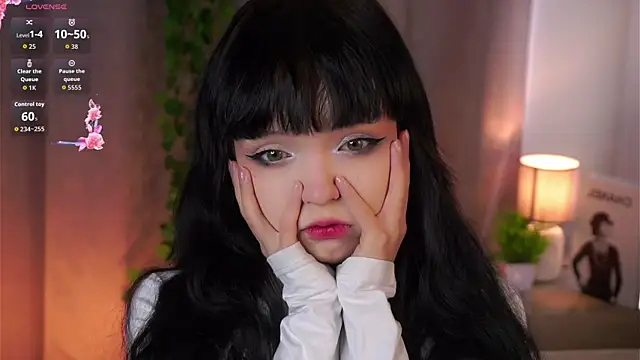 CandiceDossantos online show from April 8, 2026, 8:49 am