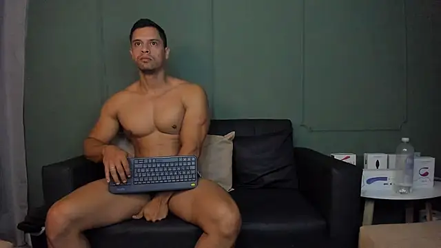dominc berry online show from May 17, 2026, 12:49 pm