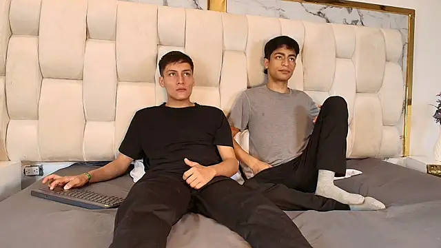 LuckandSamuel online show from April 18, 2026, 2:14 am