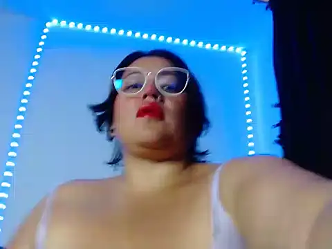 vibeSex1 online show from April 10, 2026, 6:15 pm