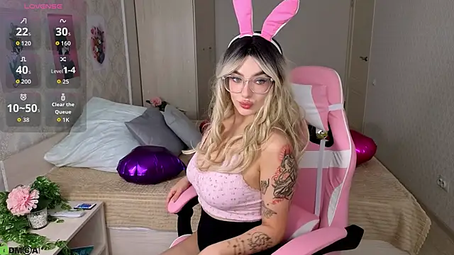 Emily Bloom 119 online show from April 1, 2026, 7:10 am