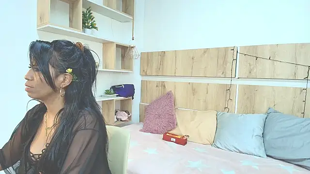 Selene  Luna online show from April 8, 2026, 1:40 am