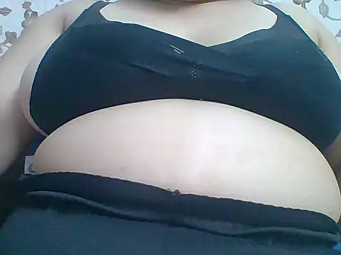 First sexywoman online show from April 17, 2026, 2:09 pm