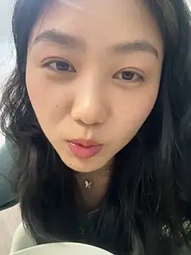 Shanshan 1267 online show from April 15, 2026, 2:21 pm