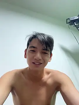 XHR2 online show from April 17, 2026, 8:17 am