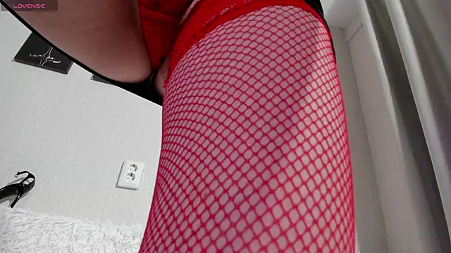 verywetforyou online show from April 15, 2026, 7:58 pm