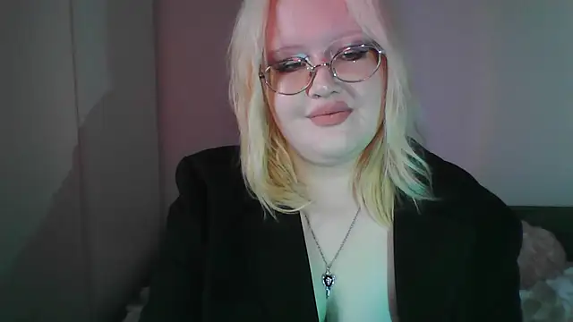 Elayne Sweet online show from April 14, 2026, 8:08 am