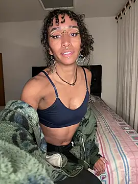 Snapshot of Sun_lynx_Love chatting on June 4, 2026, 12:48 am Sun lynx Love online show from June 4, 2026, 12:48 am