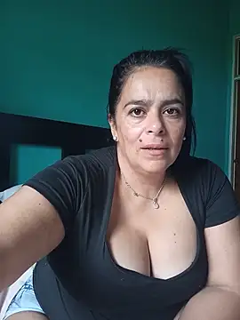 Snapshot of lucianamorocha chatting on June 10, 2026, 5:47 pm lucianamorocha online show from June 10, 2026, 5:47 pm