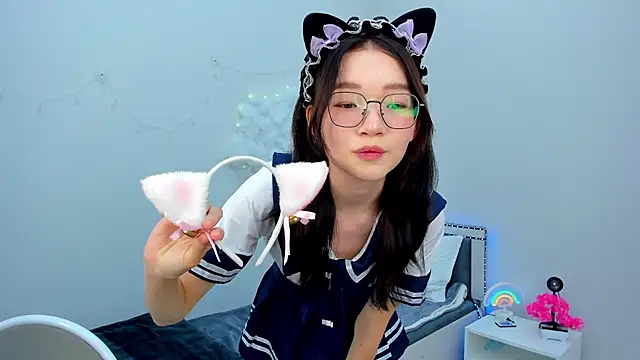 Snapshot of syuri_sun chatting on June 3, 2026, 2:33 pm syuri sun online show from June 3, 2026, 2:33 pm