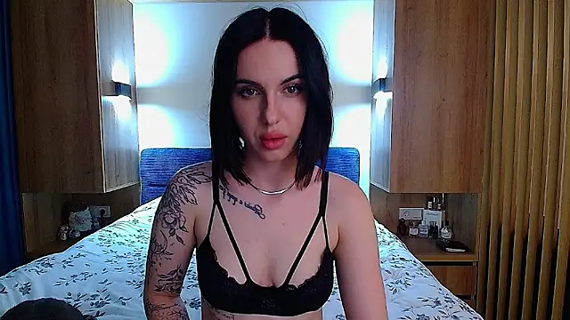 Sour Berry  online show from May 30, 2026, 4:34 pm