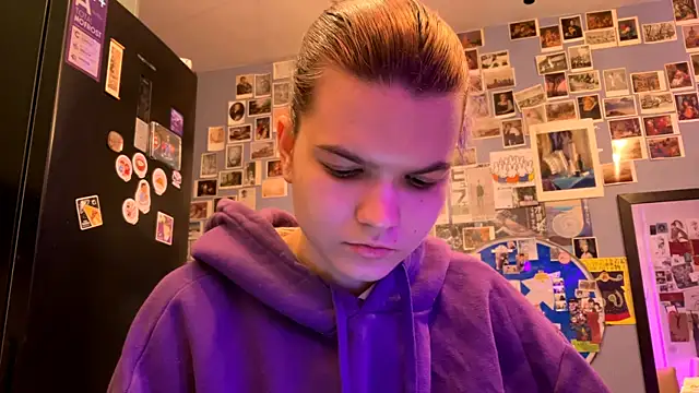 DarylLarrow online show from April 3, 2026, 5:19 pm