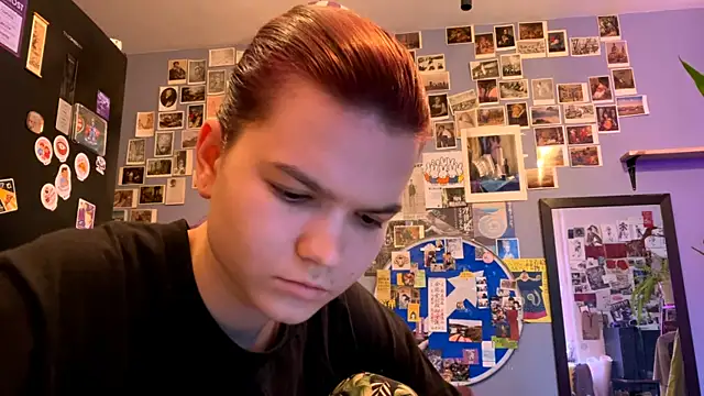 DarylLarrow online show from April 16, 2026, 4:46 am