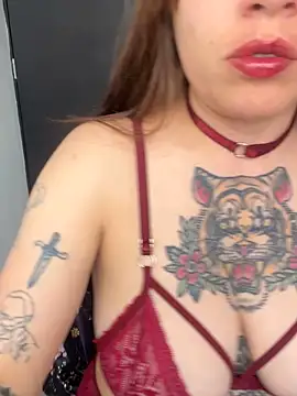 MartinaLorenss online show from April 17, 2026, 1:14 pm