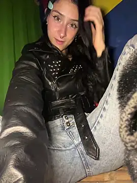 lhiamfitt10 online show from April 11, 2026, 4:31 am