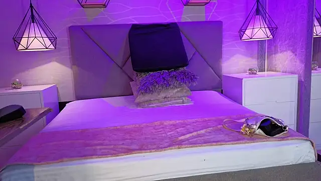 lhiamfitt10 online show from April 9, 2026, 2:45 pm