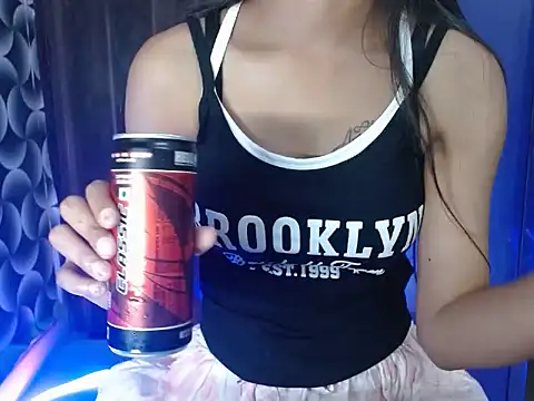 Nora81 online show from April 5, 2026, 5:41 pm