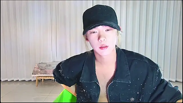 wumei-001 online show from April 18, 2026, 5:21 am