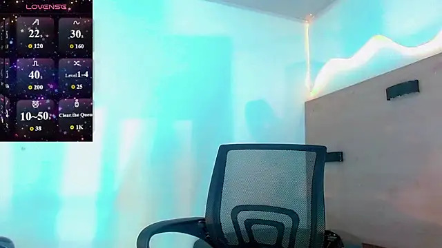 SinnthyaFoxxy online show from April 11, 2026, 7:50 pm